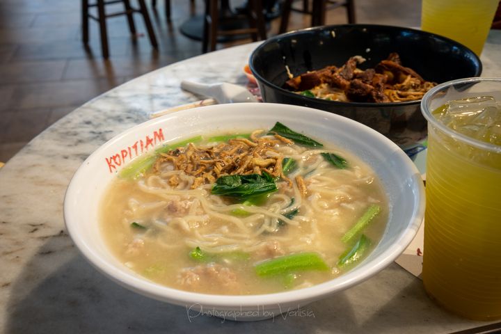 Qiu Lian Ban Mian 秋莲板面, Singapore